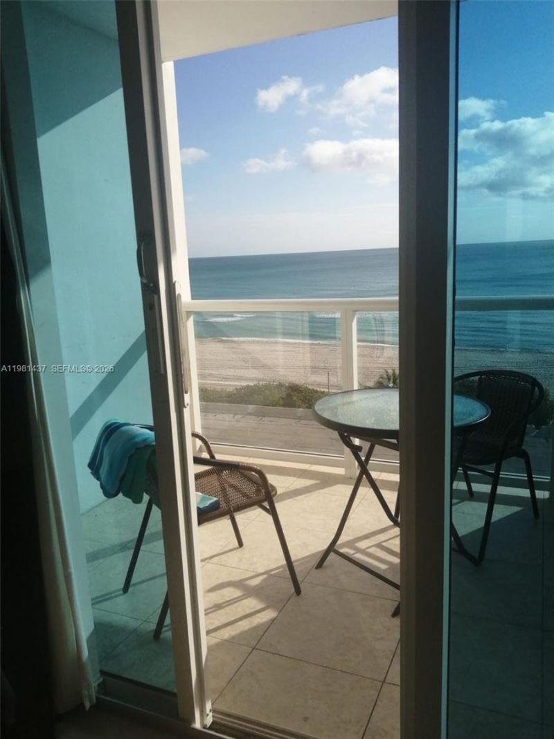 5445 Collins Ave, Unit 627, Miami Beach, FL 33140 Photo