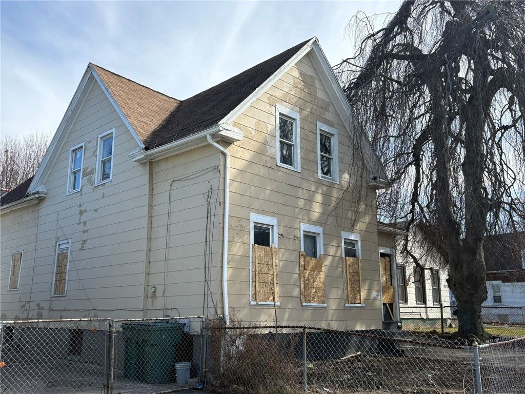 1358 N Clinton Avenue, Rochester, NY 14621 Main Photo
