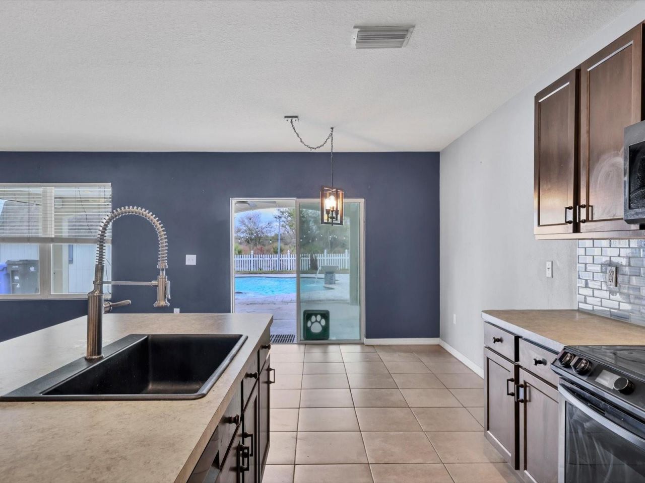 10003 Geese Trail Circle, Sun City Center, FL 33573 Photo