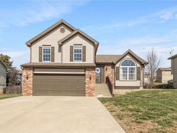 9020 NE 103rd Street, Kansas City, MO 64157