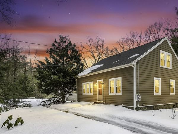 300 West Main Street, Hopkinton, MA 01748