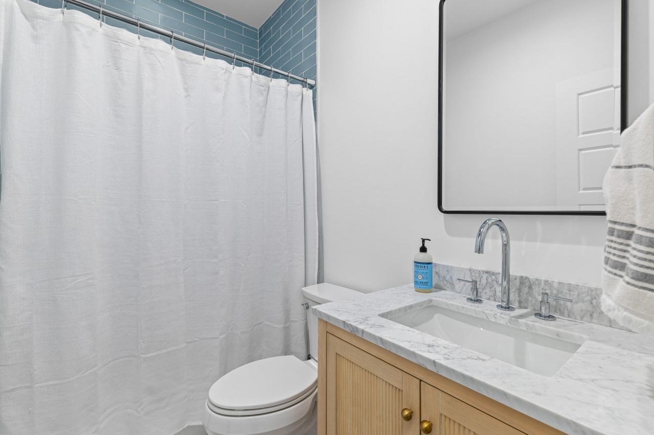 2421 Louisville Street Photo 28