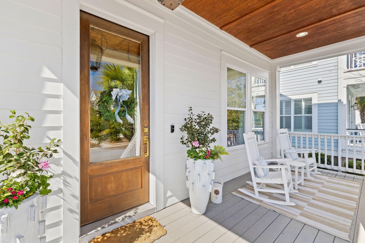 2421 Louisville Street Photo 3