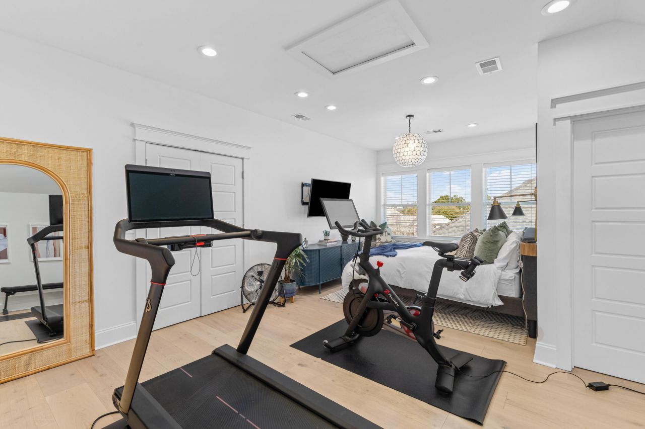 2421 Louisville Street Photo 36