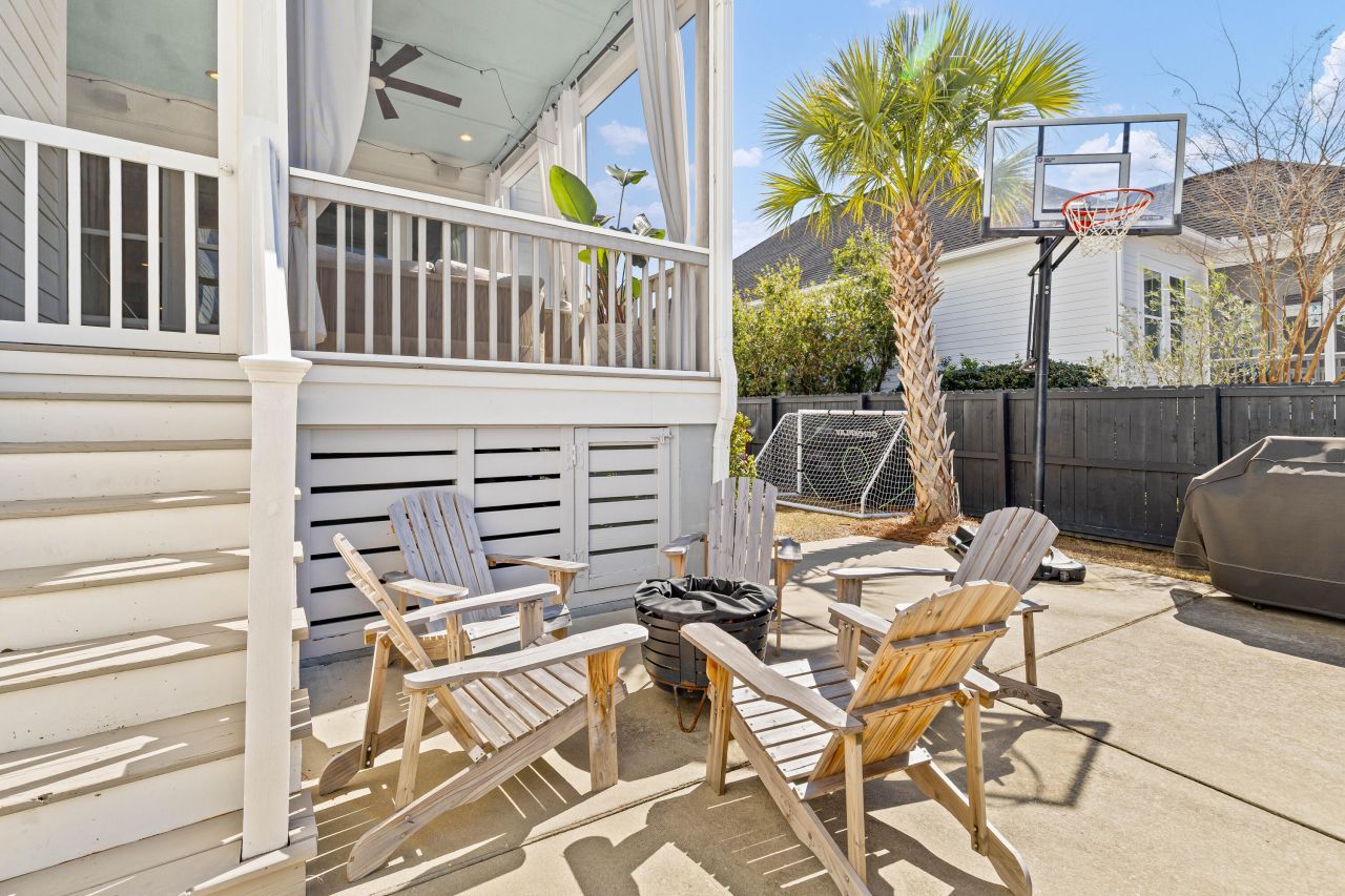 2421 Louisville Street Photo 40