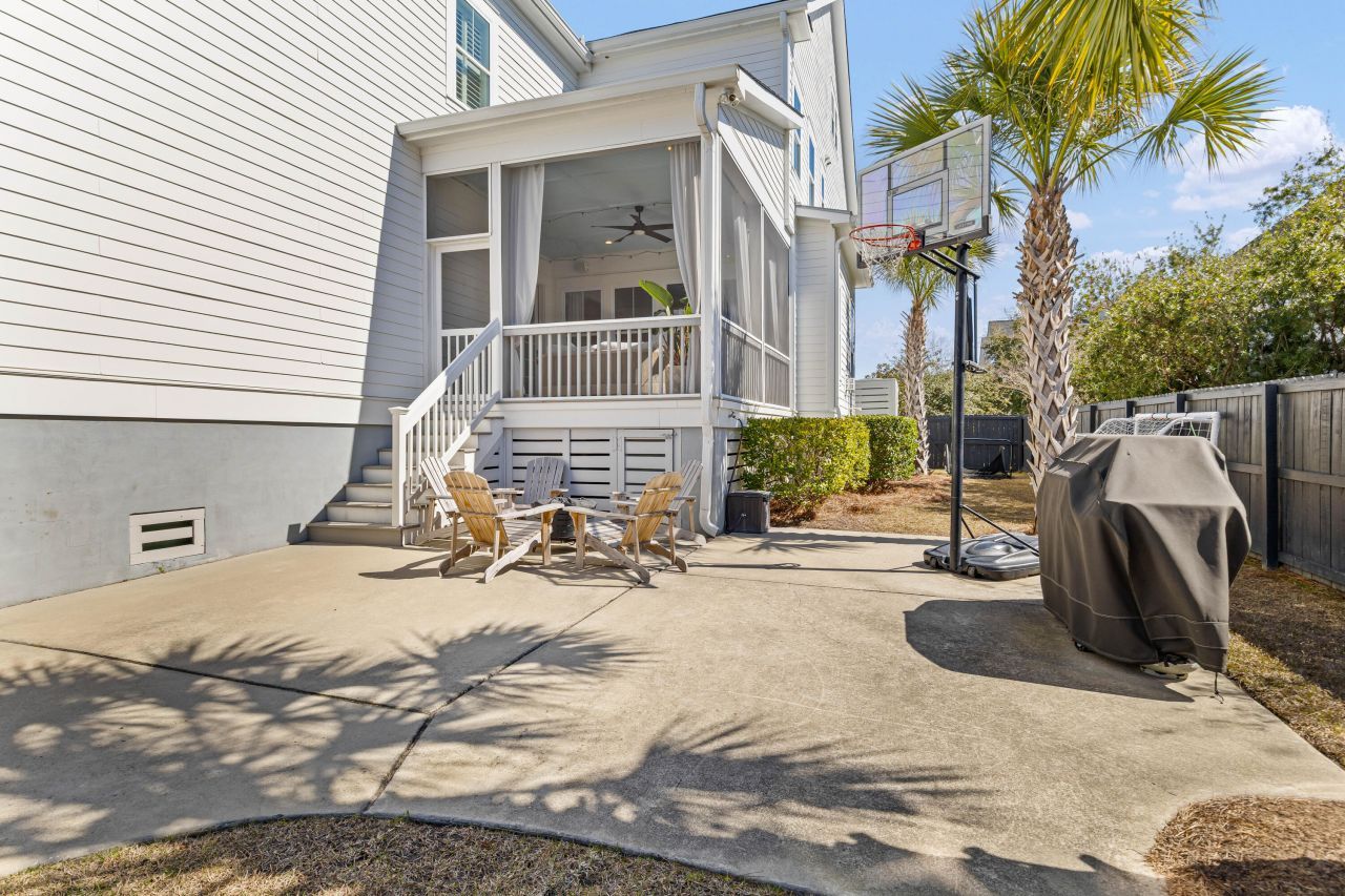 2421 Louisville Street Photo 41