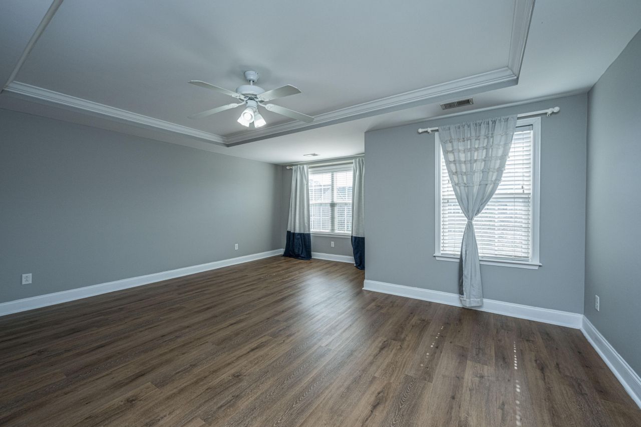 1076 Bennington Drive Photo 14