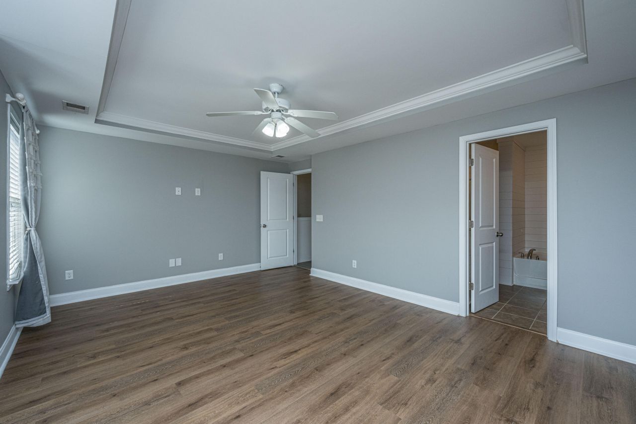 1076 Bennington Drive Photo 15