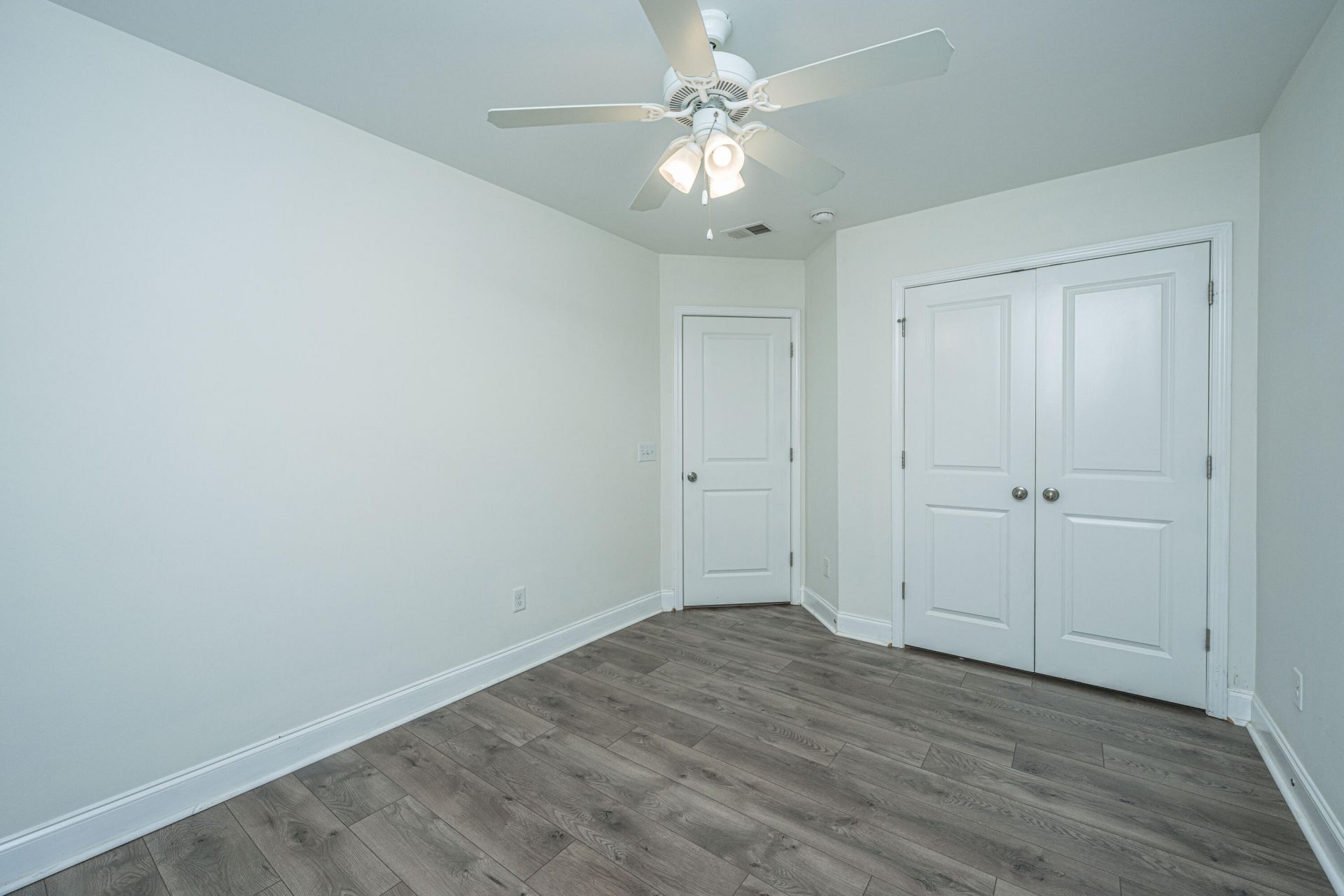 1076 Bennington Drive Photo 19