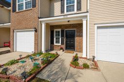1076 Bennington Drive photo 4
