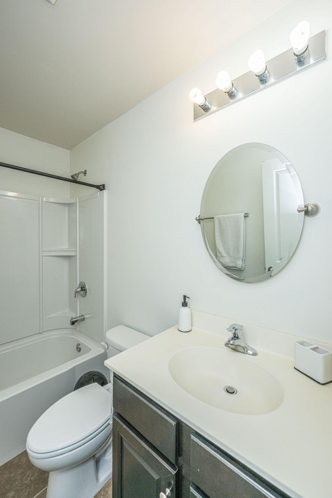 1076 Bennington Drive Photo 24