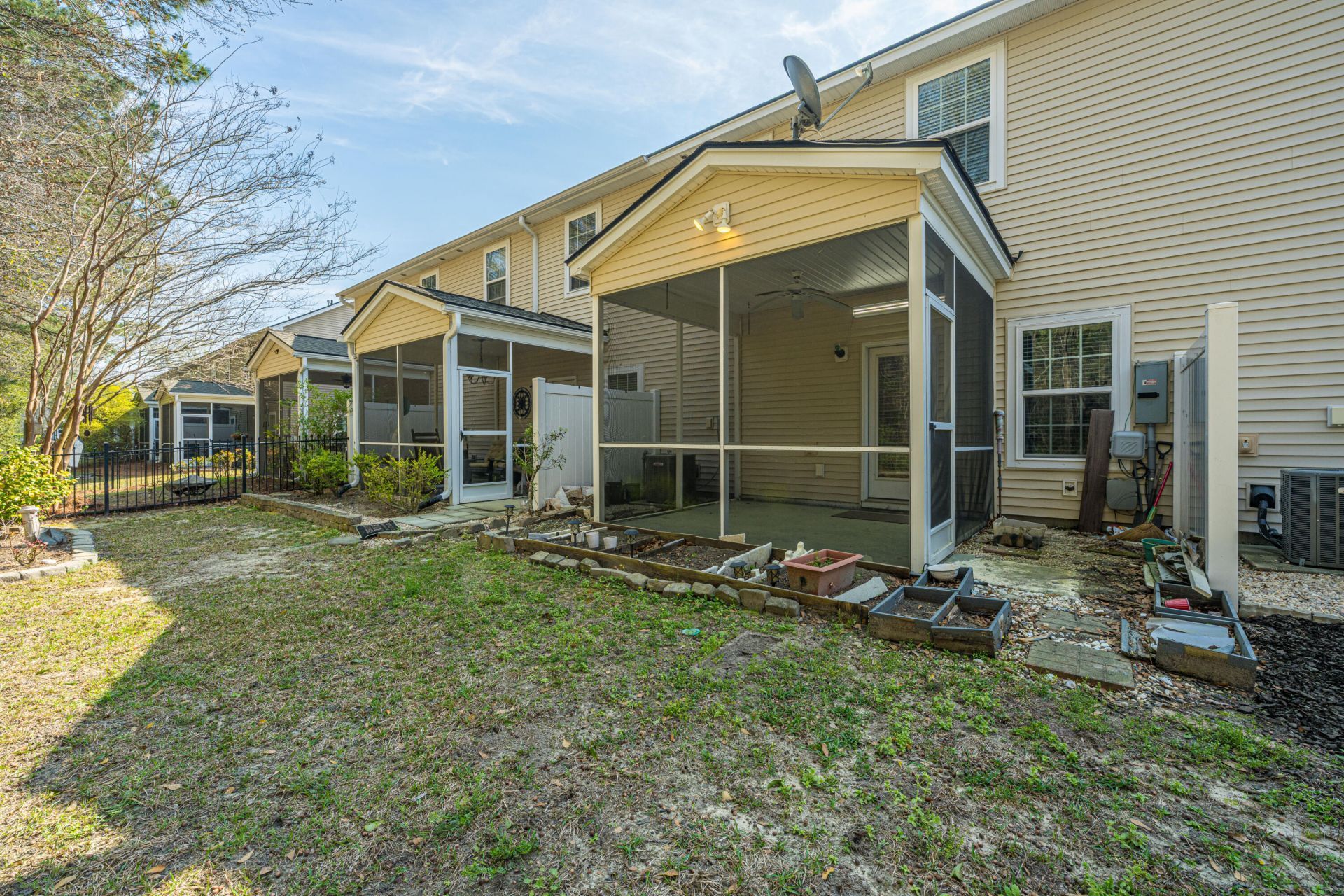 1076 Bennington Drive Photo 25