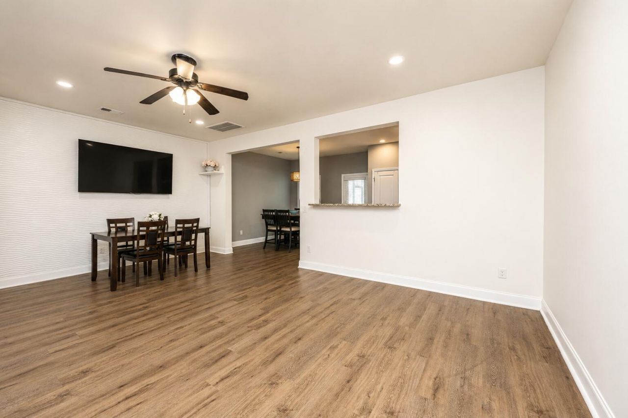 1076 Bennington Drive Photo 25