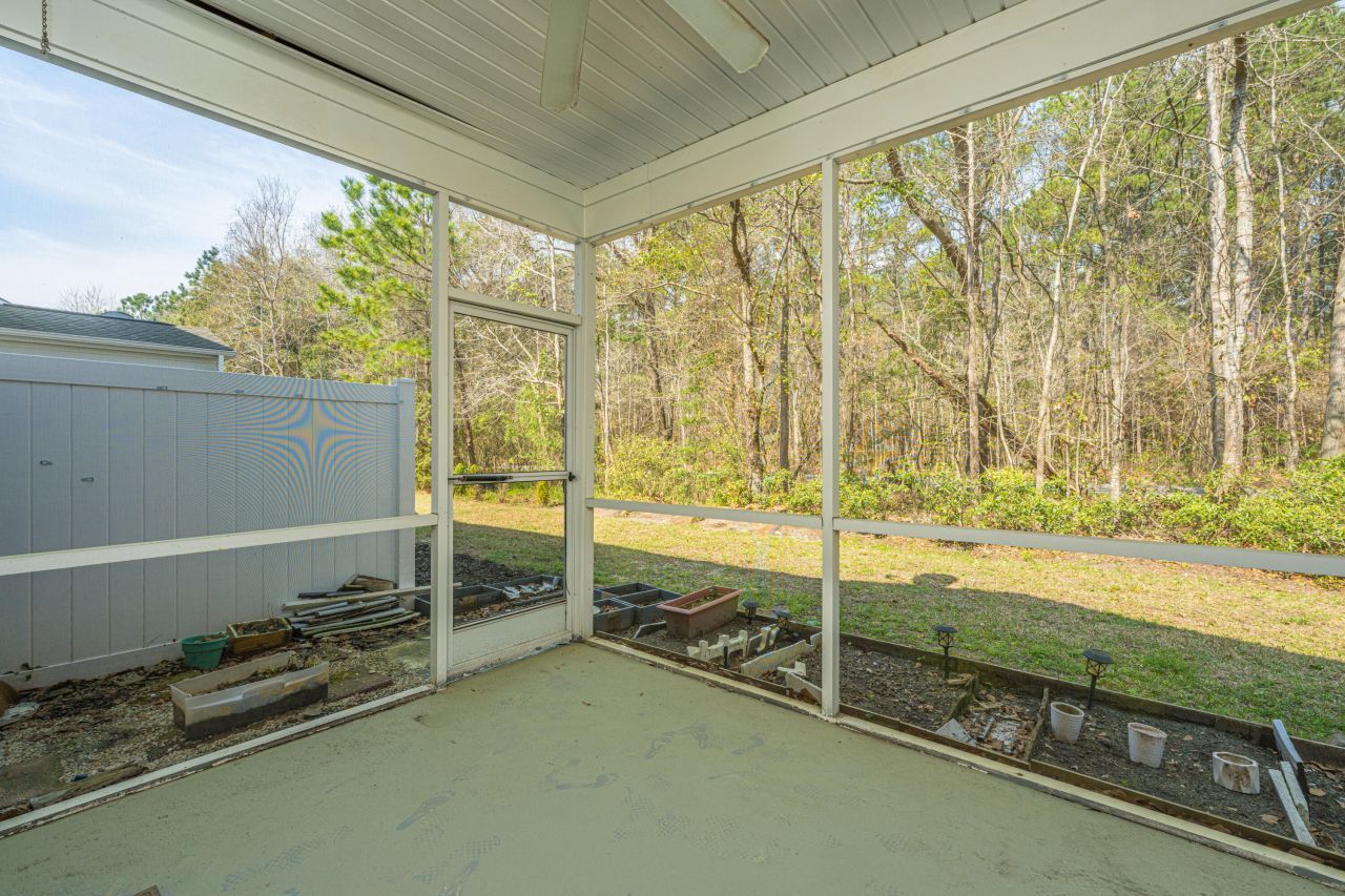 1076 Bennington Drive Photo 27