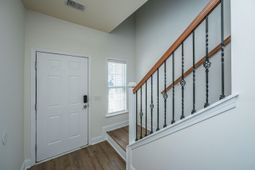 1076 Bennington Drive photo 4