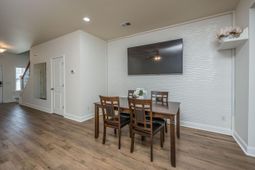 1076 Bennington Drive photo 4