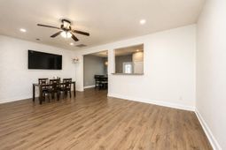 1076 Bennington Drive photo 4