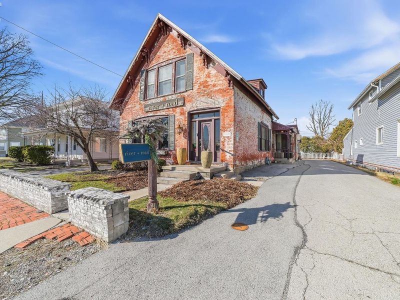 212 West Front St, Findlay, OH 45840 Photo 2