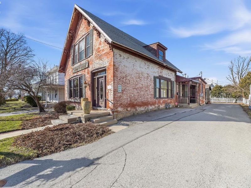 212 West Front St, Findlay, OH 45840 Photo 6