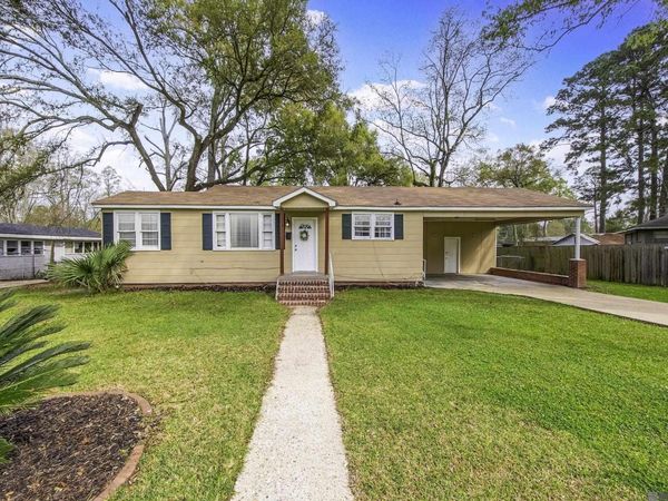10423 Red Oak Dr, Baton Rouge, LA 70815