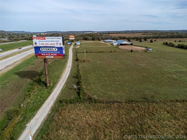 Leonard Lane , Henryetta, OK 74437