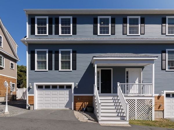 11 Elbridge, Unit 11, Marblehead, MA 01945