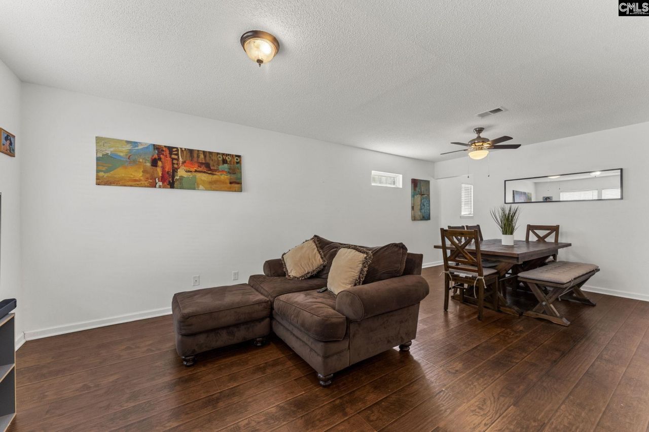 2117 Wilkinson Drive  Photo 5