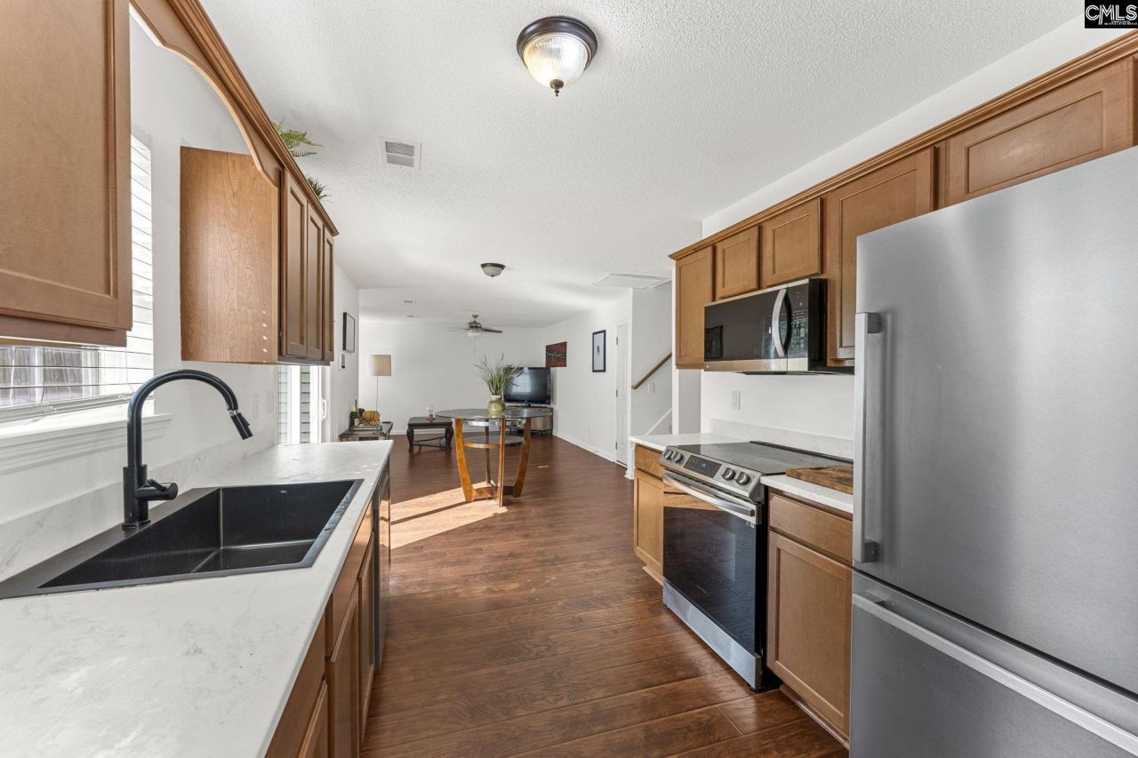 2117 Wilkinson Drive  Photo 9