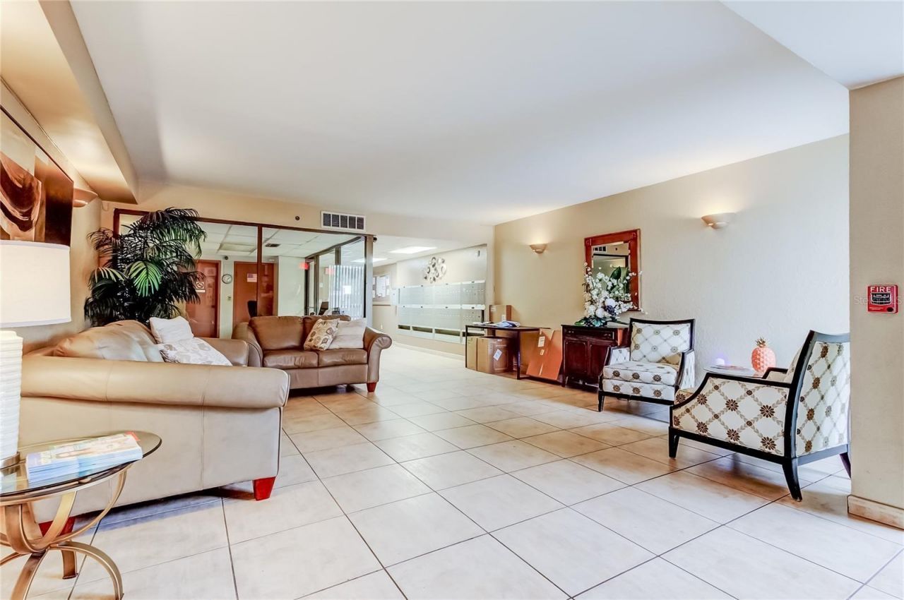 7321 Central Avenue , Unit 301, Saint Petersburg, FL 33710 Photo