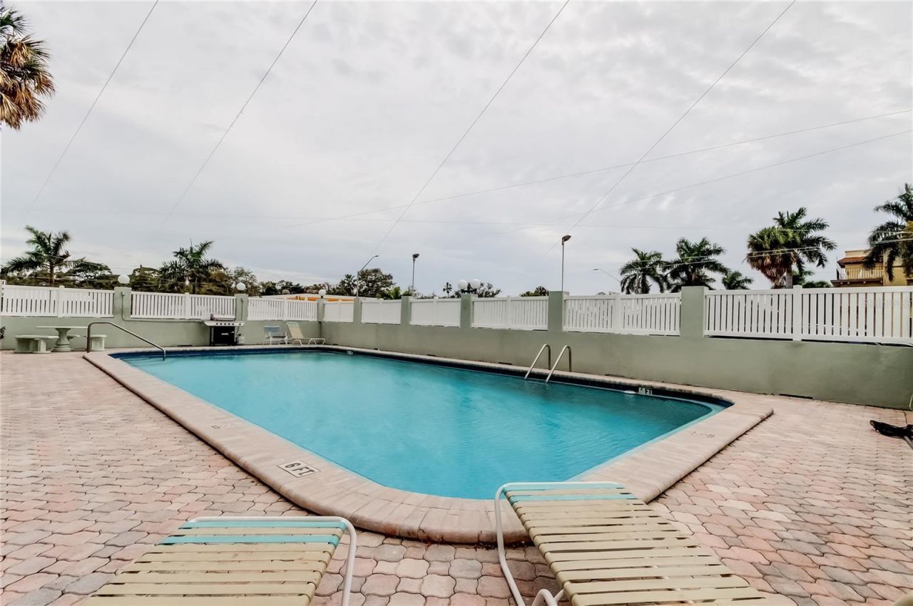 7321 Central Avenue , Unit 301, Saint Petersburg, FL 33710 Photo
