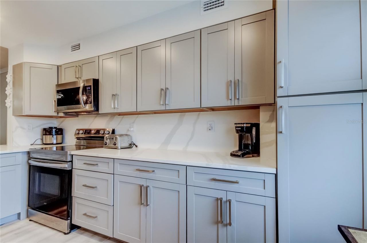 7321 Central Avenue , Unit 301, Saint Petersburg, FL 33710 Photo