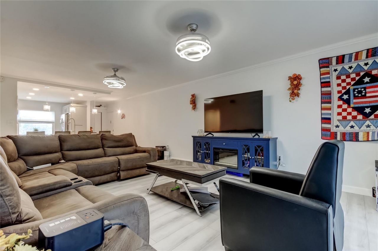 7321 Central Avenue , Unit 301, Saint Petersburg, FL 33710 Photo