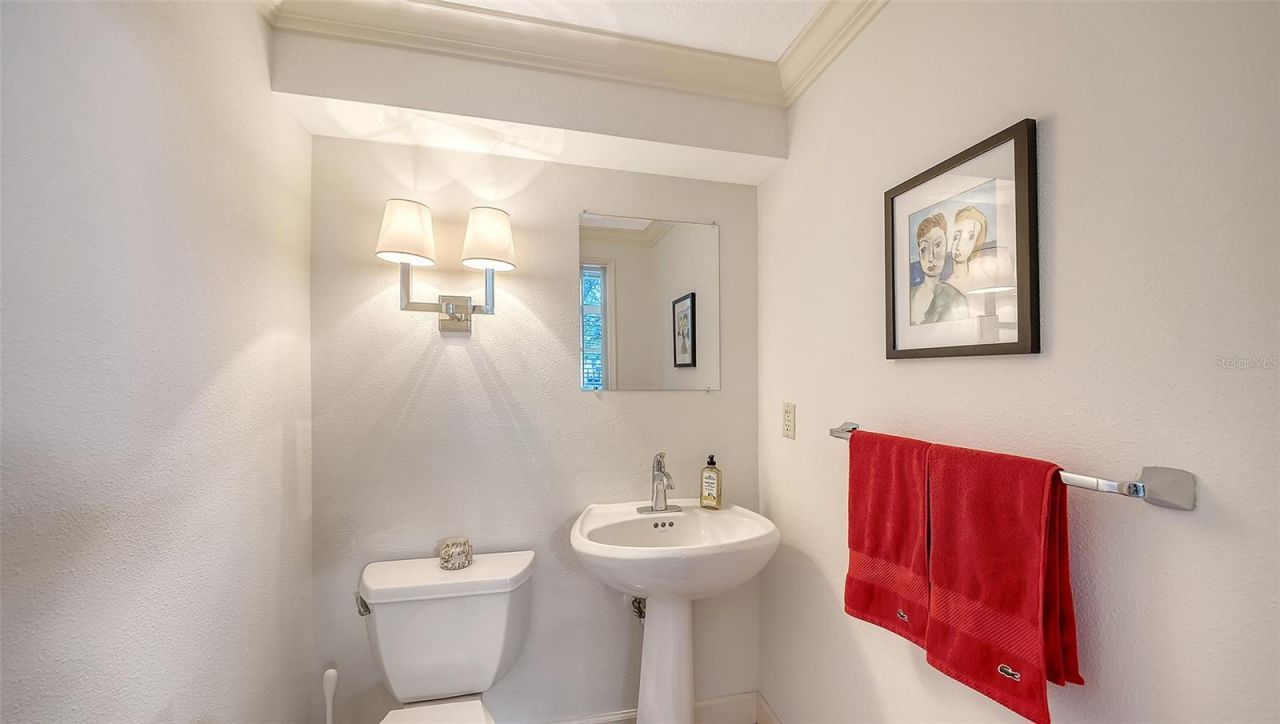 200 Cocoanut Avenue, Unit 4, Sarasota, FL 34236 Photo