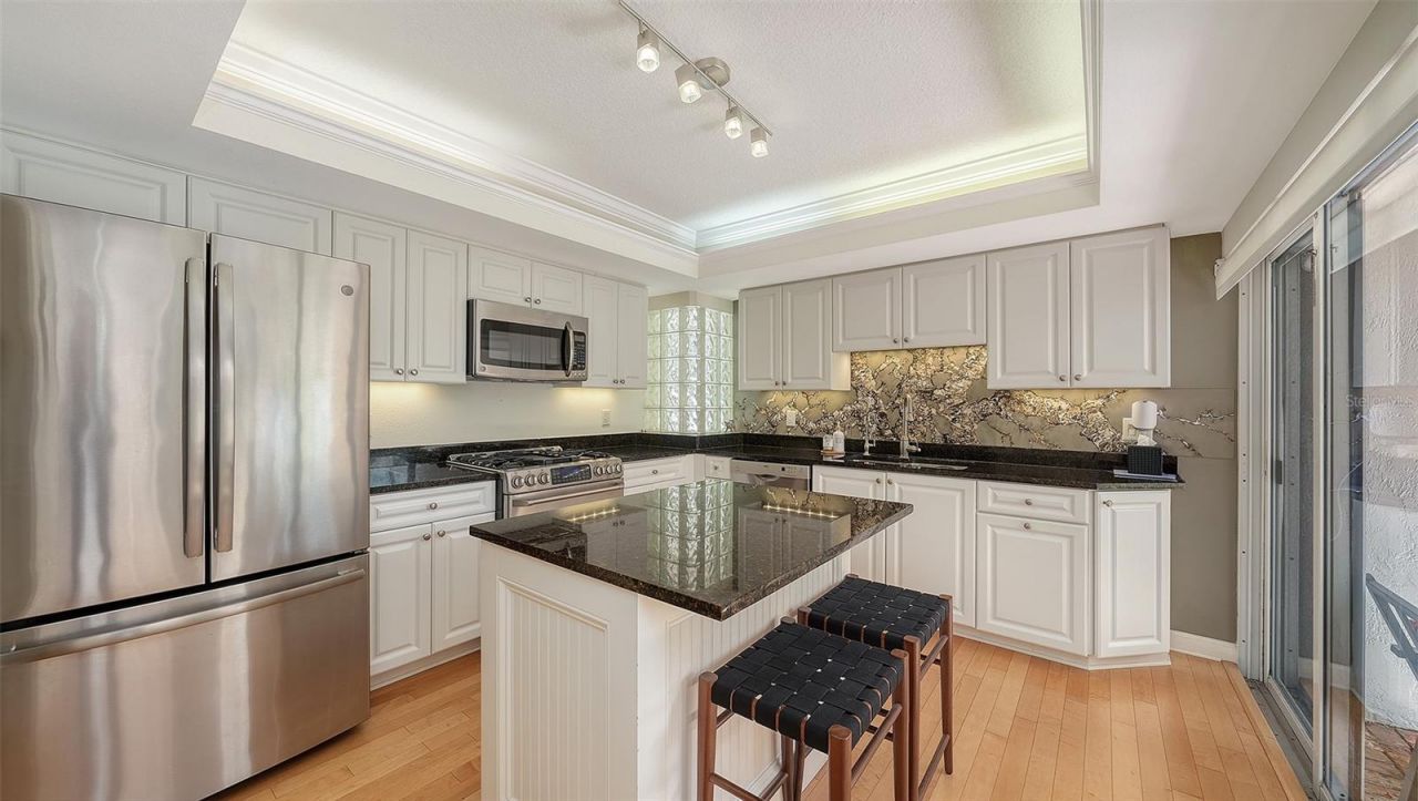 200 Cocoanut Avenue, Unit 4, Sarasota, FL 34236 Photo