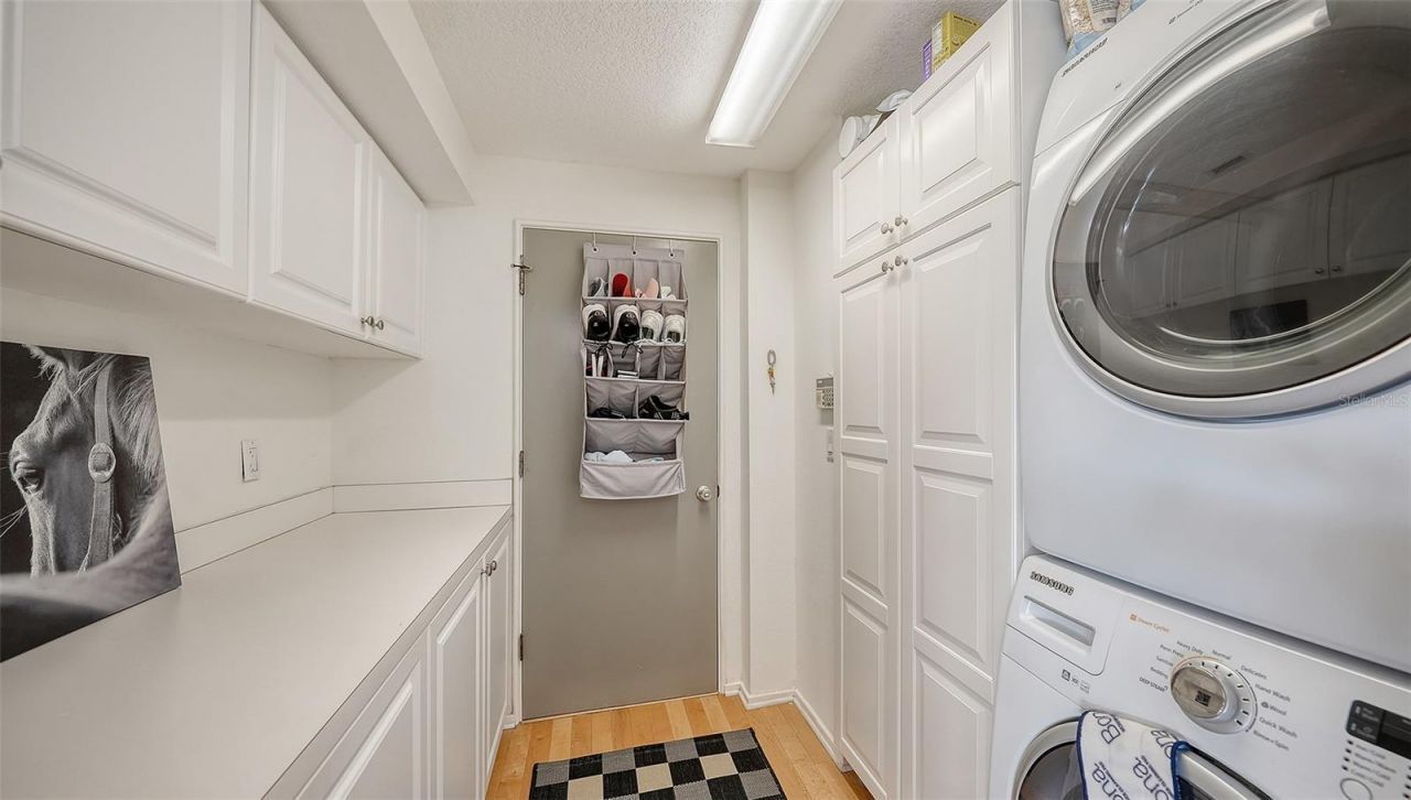 200 Cocoanut Avenue, Unit 4, Sarasota, FL 34236 Photo