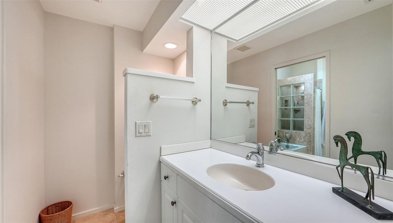 200 Cocoanut Avenue, Unit 4, Sarasota, FL 34236 Photo