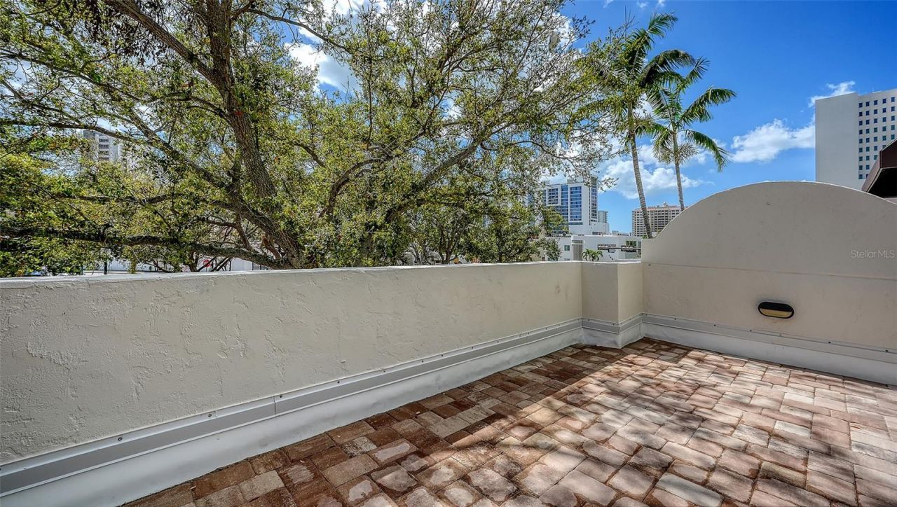 200 Cocoanut Avenue, Unit 4, Sarasota, FL 34236 Photo