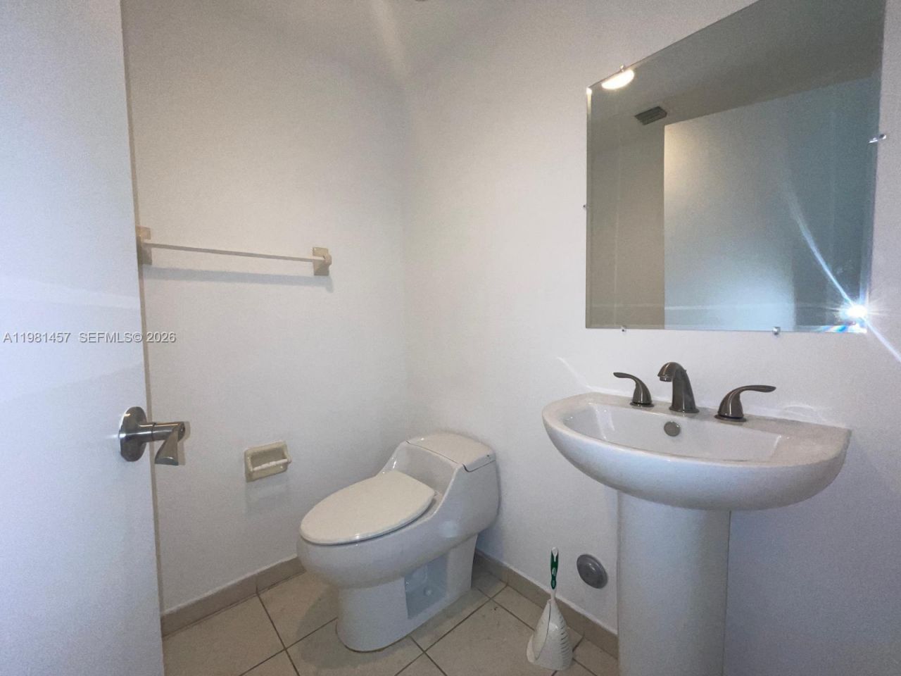 14951 Royal Oaks Ln , Unit 709, North Miami, FL 33181 Photo