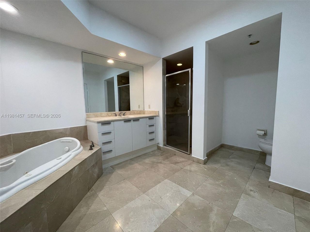 14951 Royal Oaks Ln , Unit 709, North Miami, FL 33181 Photo