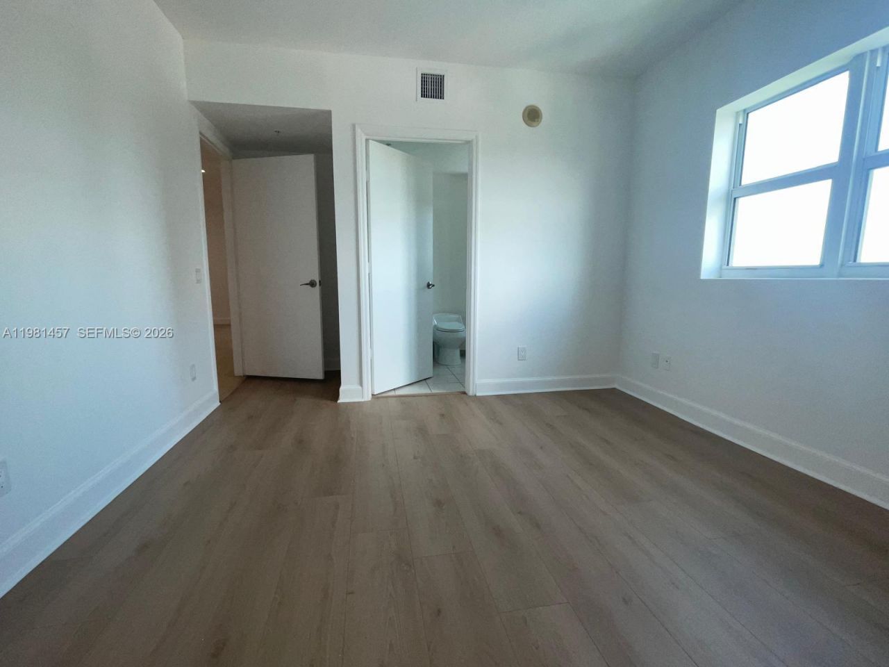 14951 Royal Oaks Ln , Unit 709, North Miami, FL 33181 Photo