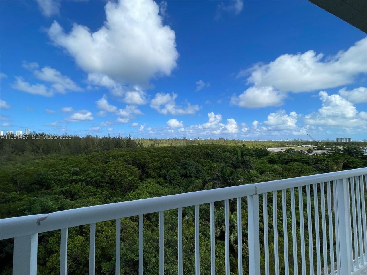 14951 Royal Oaks Ln , Unit 709, North Miami, FL 33181 Photo