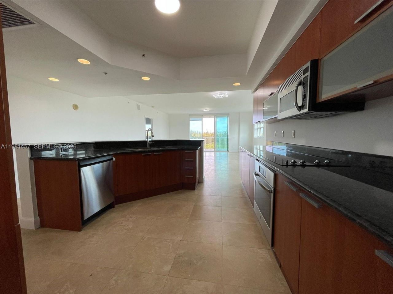 14951 Royal Oaks Ln , Unit 709, North Miami, FL 33181 Photo