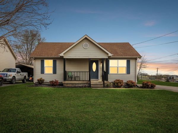 402 Jonesboro Ct, La Vergne, TN 37086