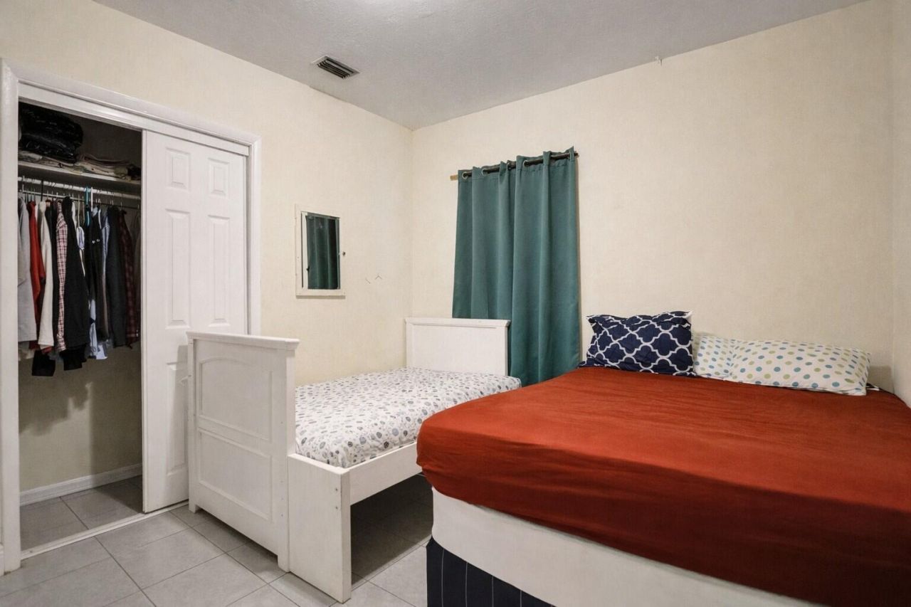 250 NW 83rd Street, Miami, FL 33150 Photo