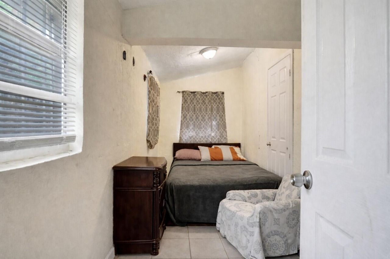 250 NW 83rd Street, Miami, FL 33150 Photo