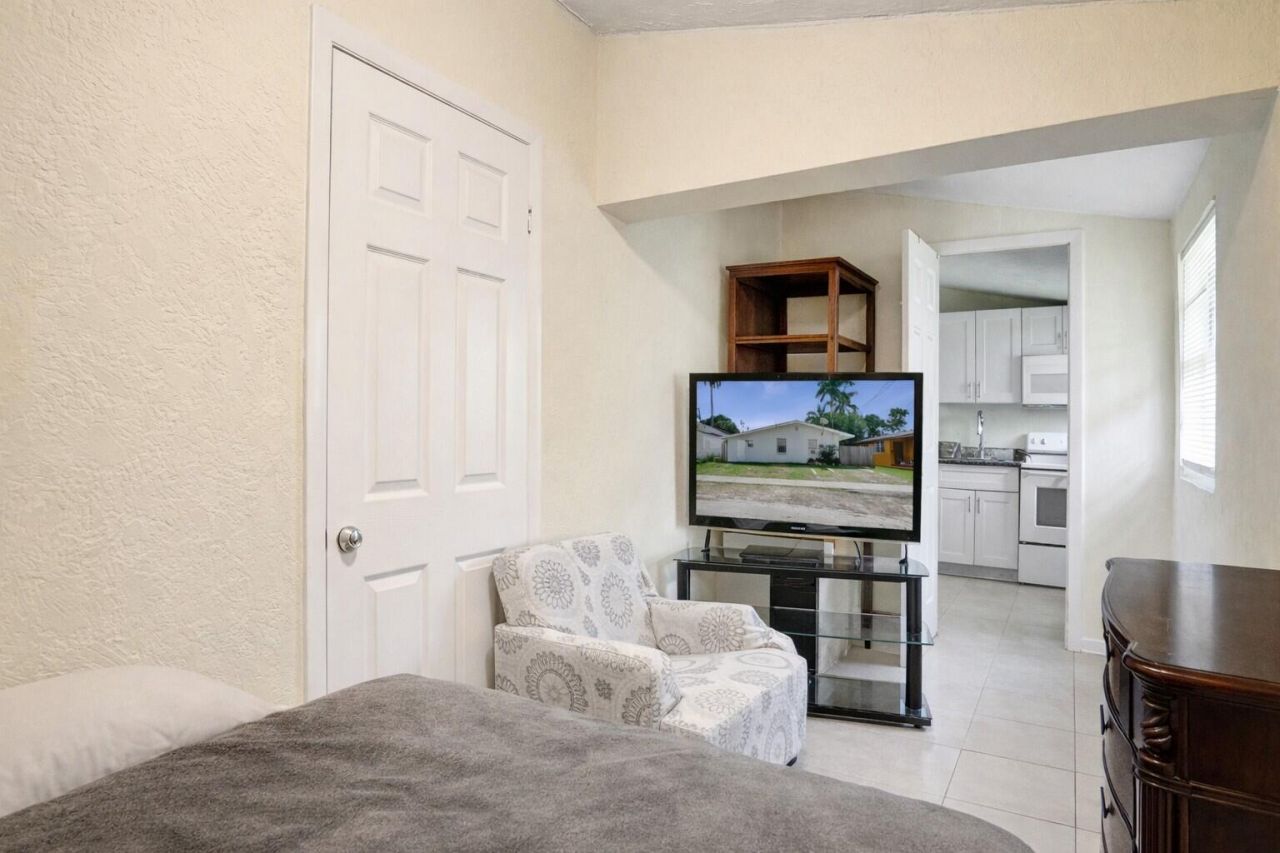 250 NW 83rd Street, Miami, FL 33150 Photo