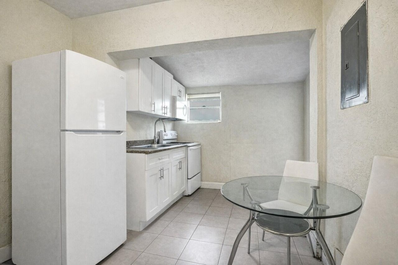 250 NW 83rd Street, Miami, FL 33150 Photo