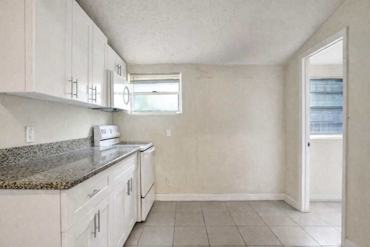 250 NW 83rd Street, Miami, FL 33150 Photo