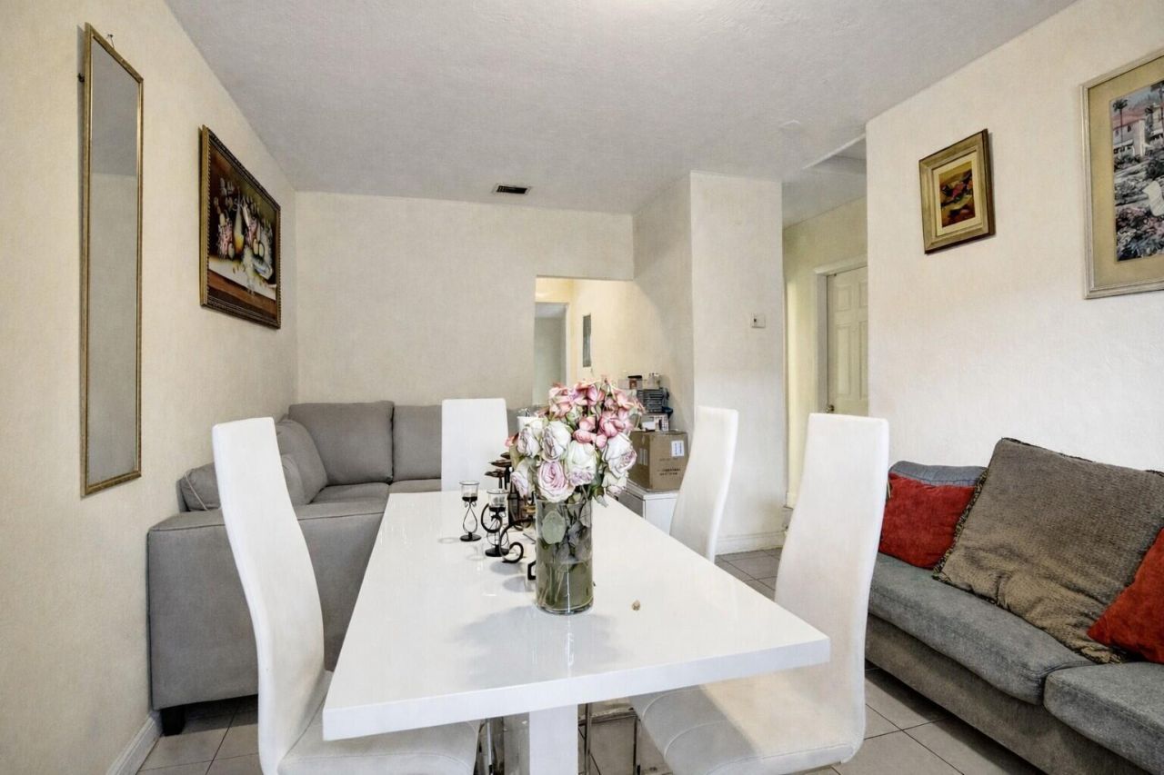 250 NW 83rd Street, Miami, FL 33150 Photo