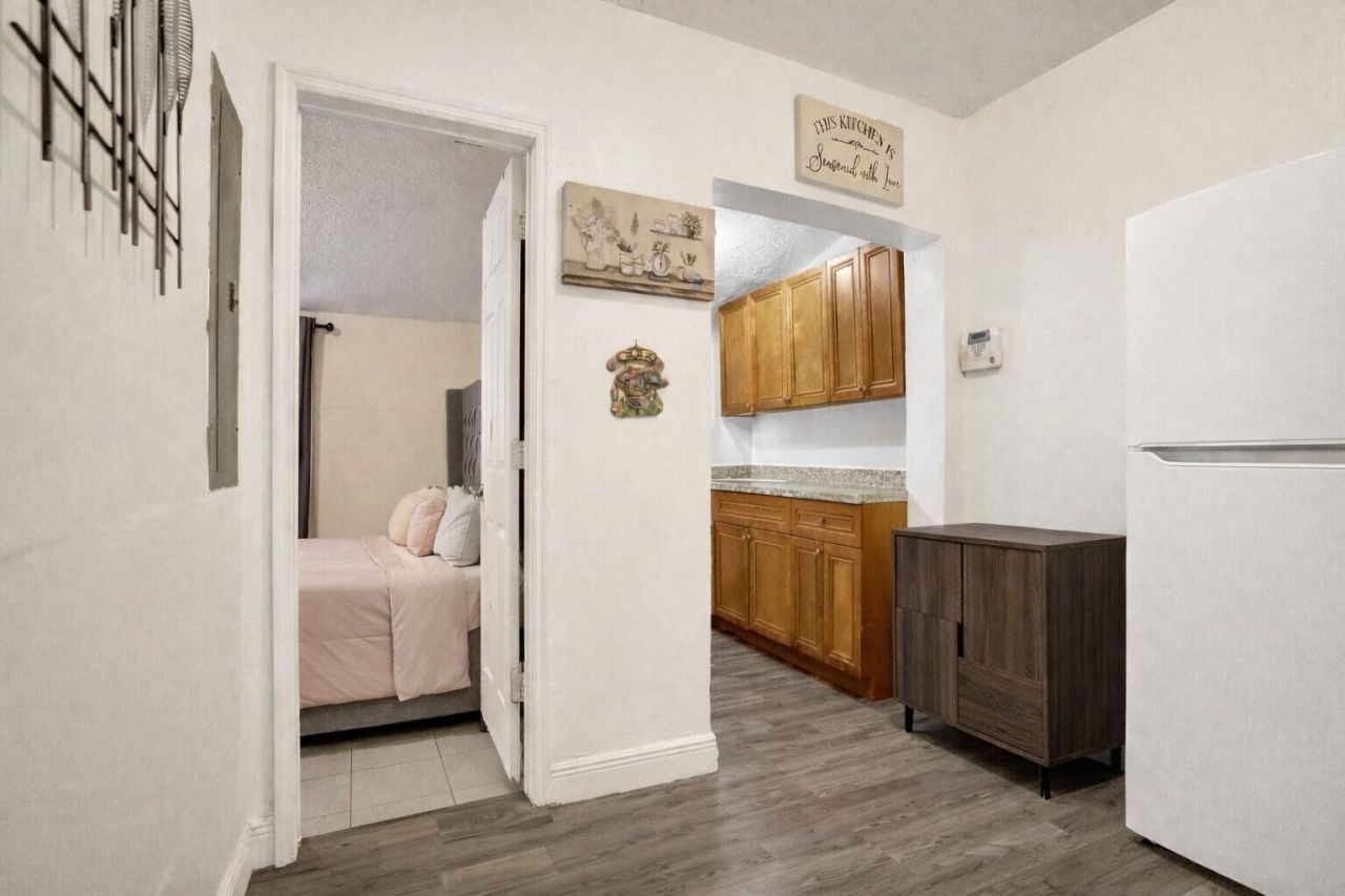 250 NW 83rd Street, Miami, FL 33150 Photo